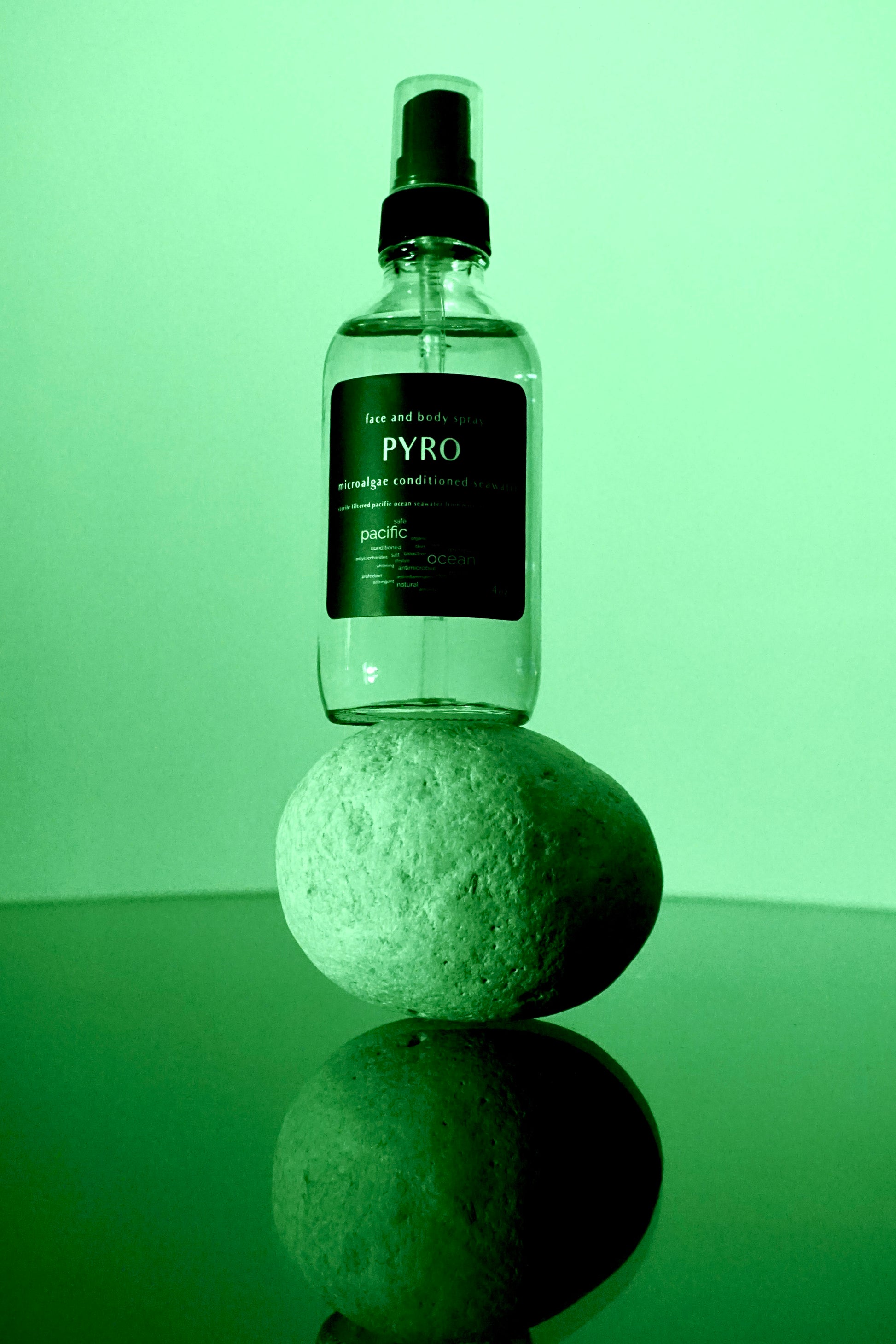 Hydrating ocean mineral mist for face and body - with white rock