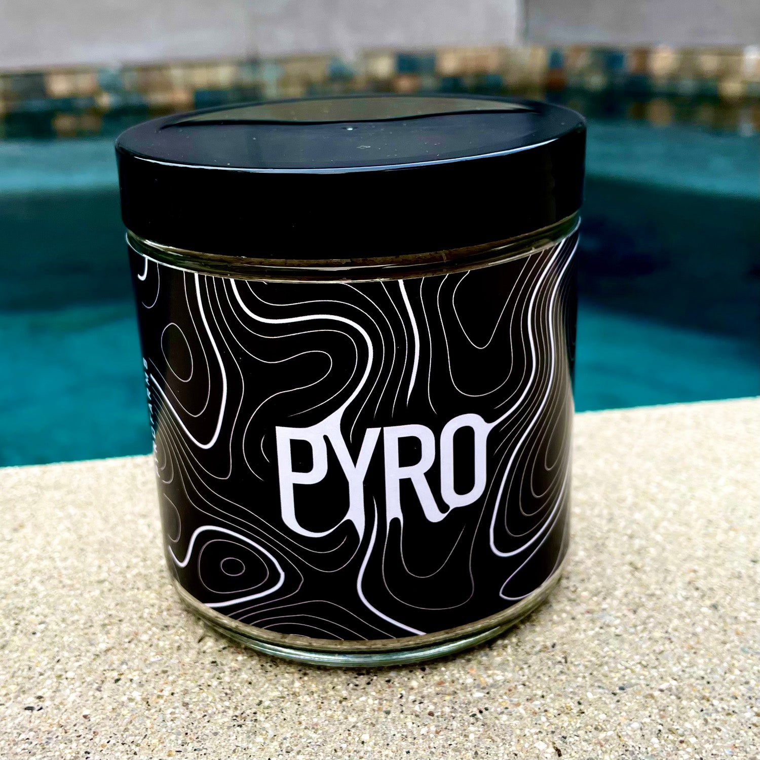 PYRO sea salt bath in topo jar with added micro-algae